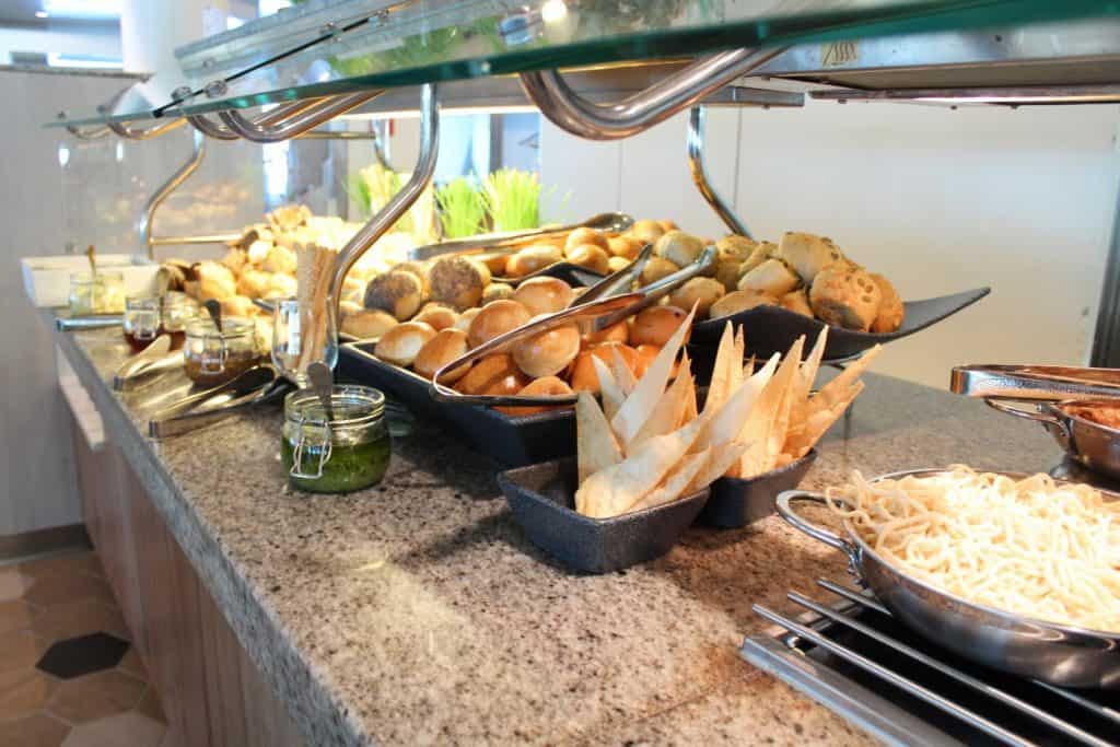 What Food is Included on the Independence of the Seas? ⋆ Yorkshire Wonders