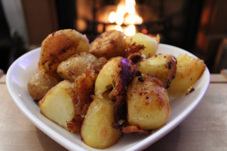 Oh So Easy Airfryer Roast Potatoes Recipe ⋆ Yorkshire Wonders 