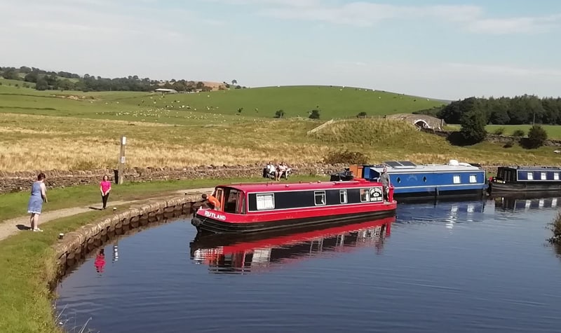 canal boat cruise yorkshire