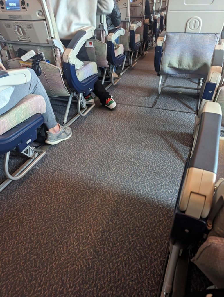 Flying to Dubai in an Emirates Twin Seat Review ⋆ Yorkshire Wonders