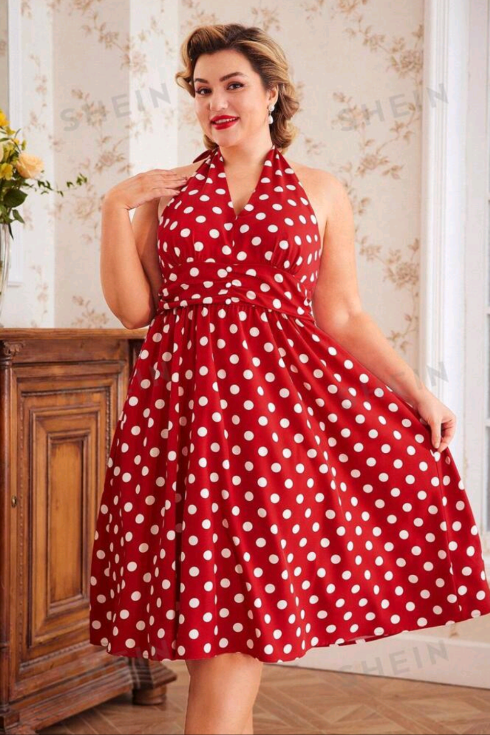 Plus Size Minnie Mouse Disney Bounding cosplay