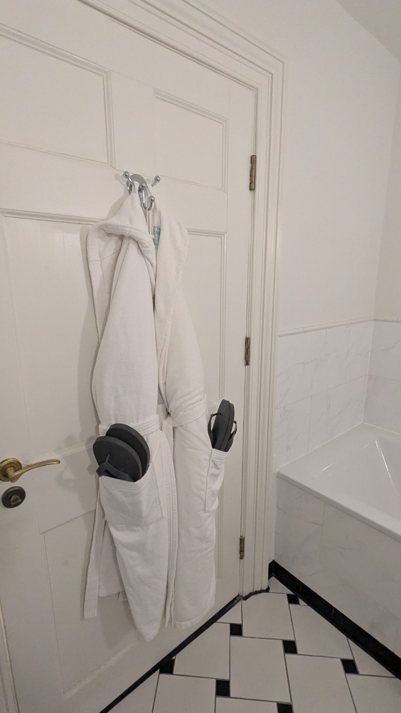 Crescent room review