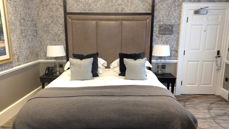 Crescent room review