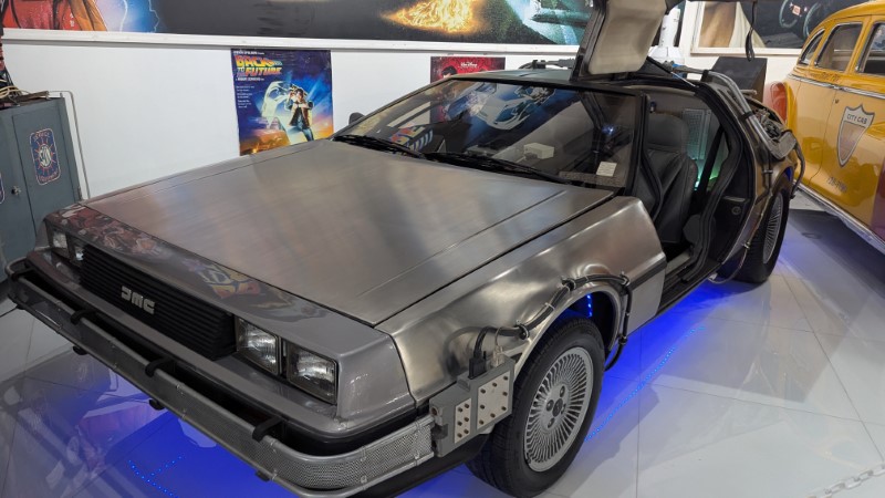 Dezerland Park in Orlando Auto Museum Review