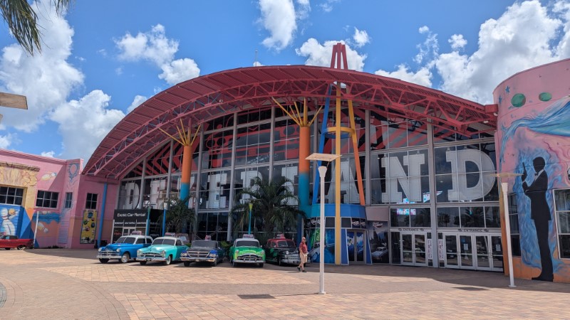 Dezerland Park in Orlando Auto Museum Review