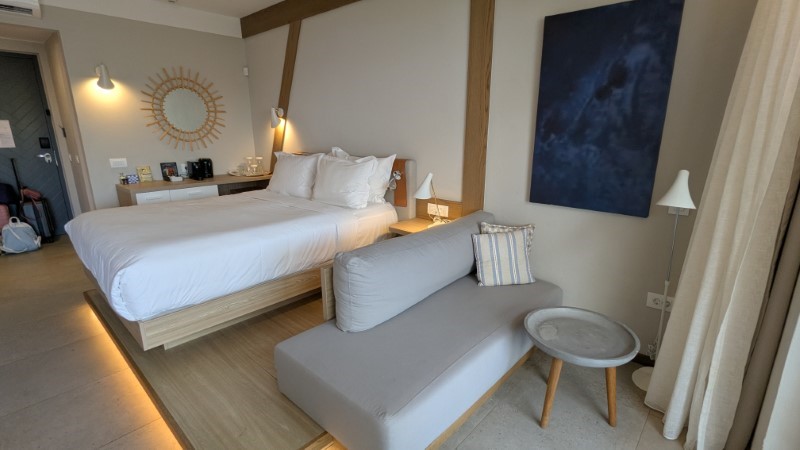 Review of the Sapphire Zen Suite with Bathtub at Domes Aulūs Elounda, Crete