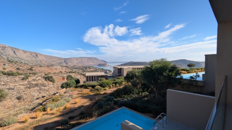 Review of the Sapphire Zen Suite with Bathtub at Domes Aulūs Elounda, Crete