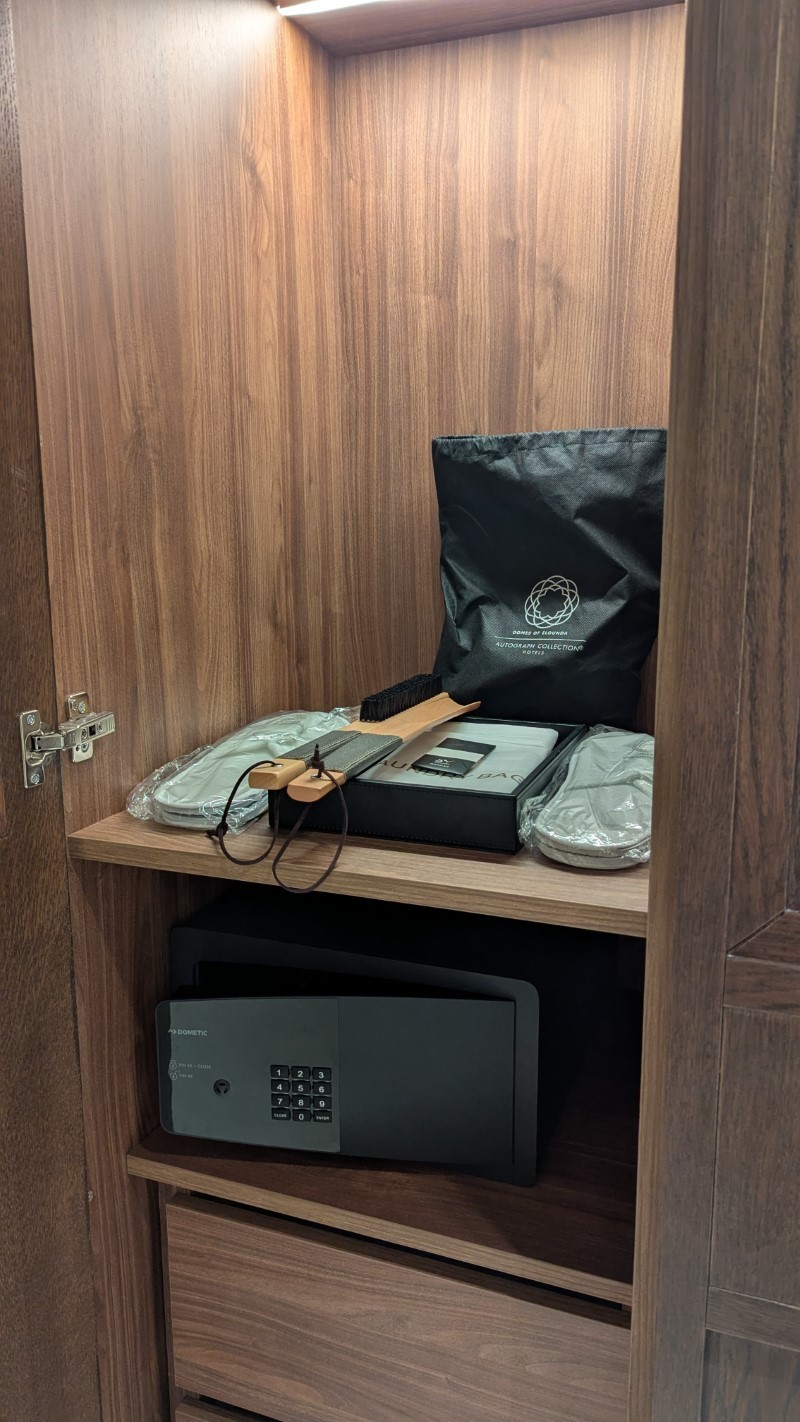 Review of the Spinalonga Island Sea View Aqua Retreat with Jacuzzi