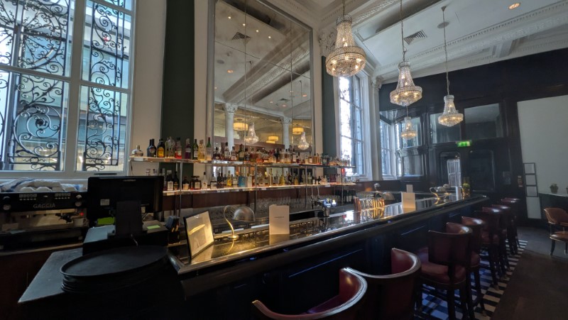 The bar at Threadneedles