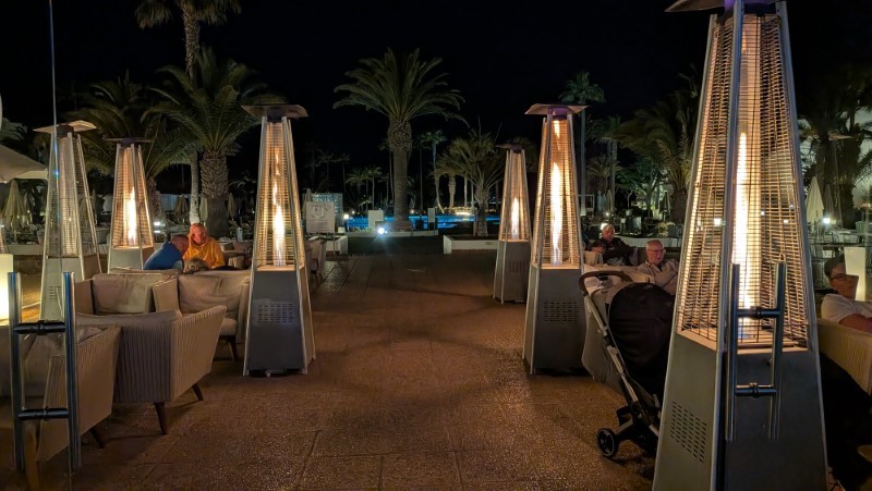 The main bar at Dreams Lanzarote Playa Dorada Resort & Spa