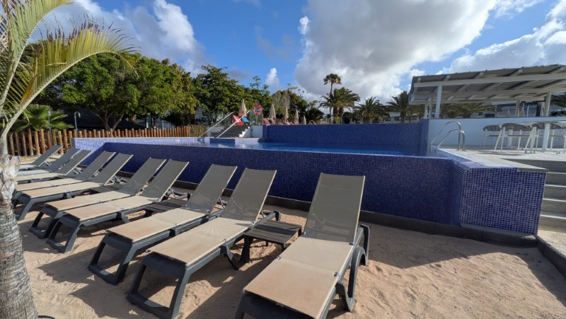 Dreams Lanzarote Sea Legs Infinity Pool