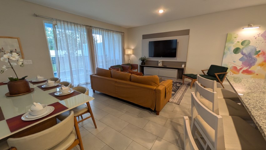 Five Bedroom Villa UNEHomes Formosa Valley Orlando Review (12)