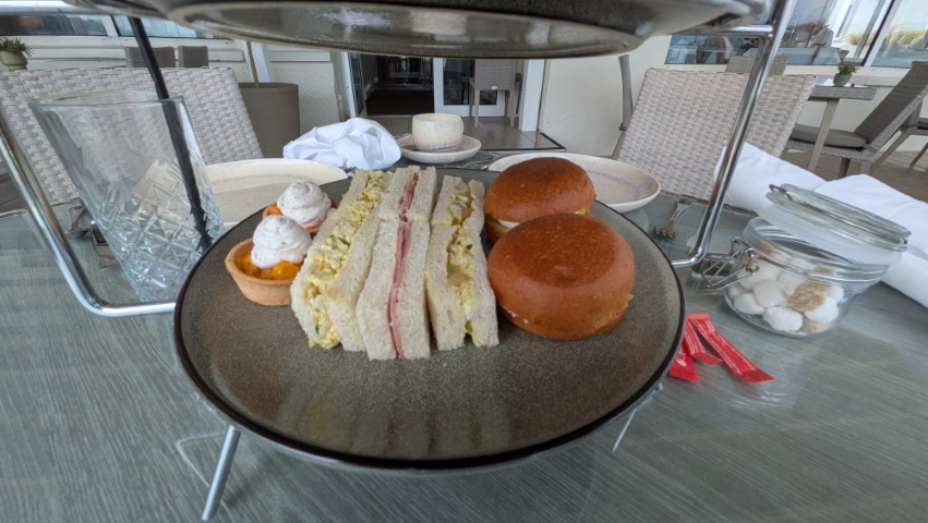L'Horizon Beach Hotel & Spa Afternoon tea Review