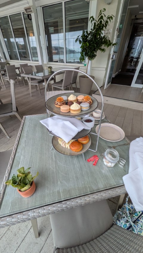 L'Horizon Beach Hotel & Spa Afternoon tea Review