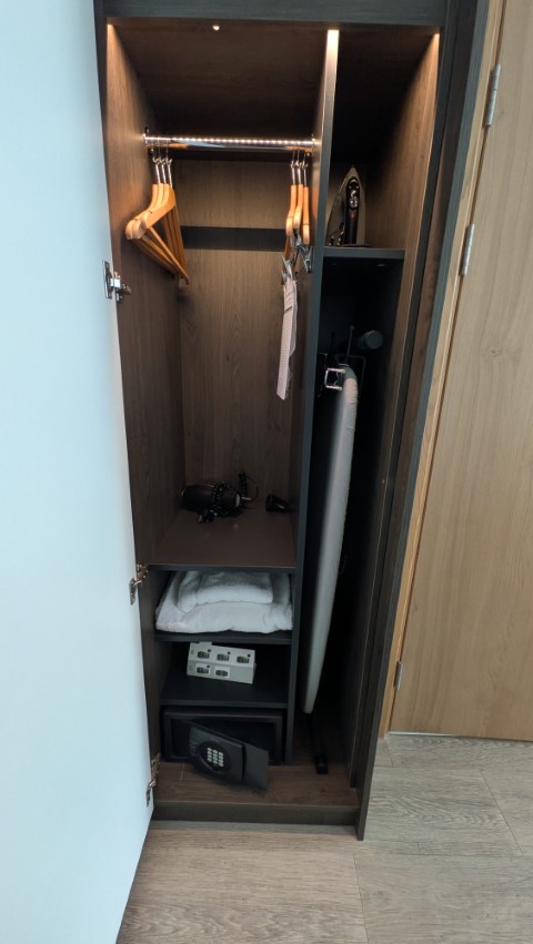 The Holiday Inn at Manchester Airport - Review